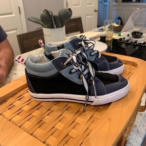 Cat & Jack Boys High Top Sneakers sz 10